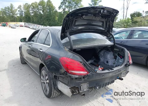 2015 Mercedes-Benz C 300 4Matic из США, поврежденный, VIN 55SWF4KB1FU024766